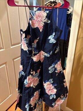 Sleeveless floral mini dress
